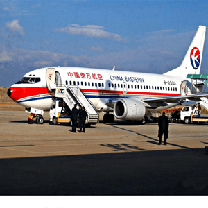 武夷山机场空运航空快运业稳步发展的原因是什么？